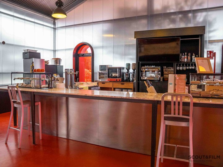 LA ALMAZARA - GREENHOUSE Y PARKING