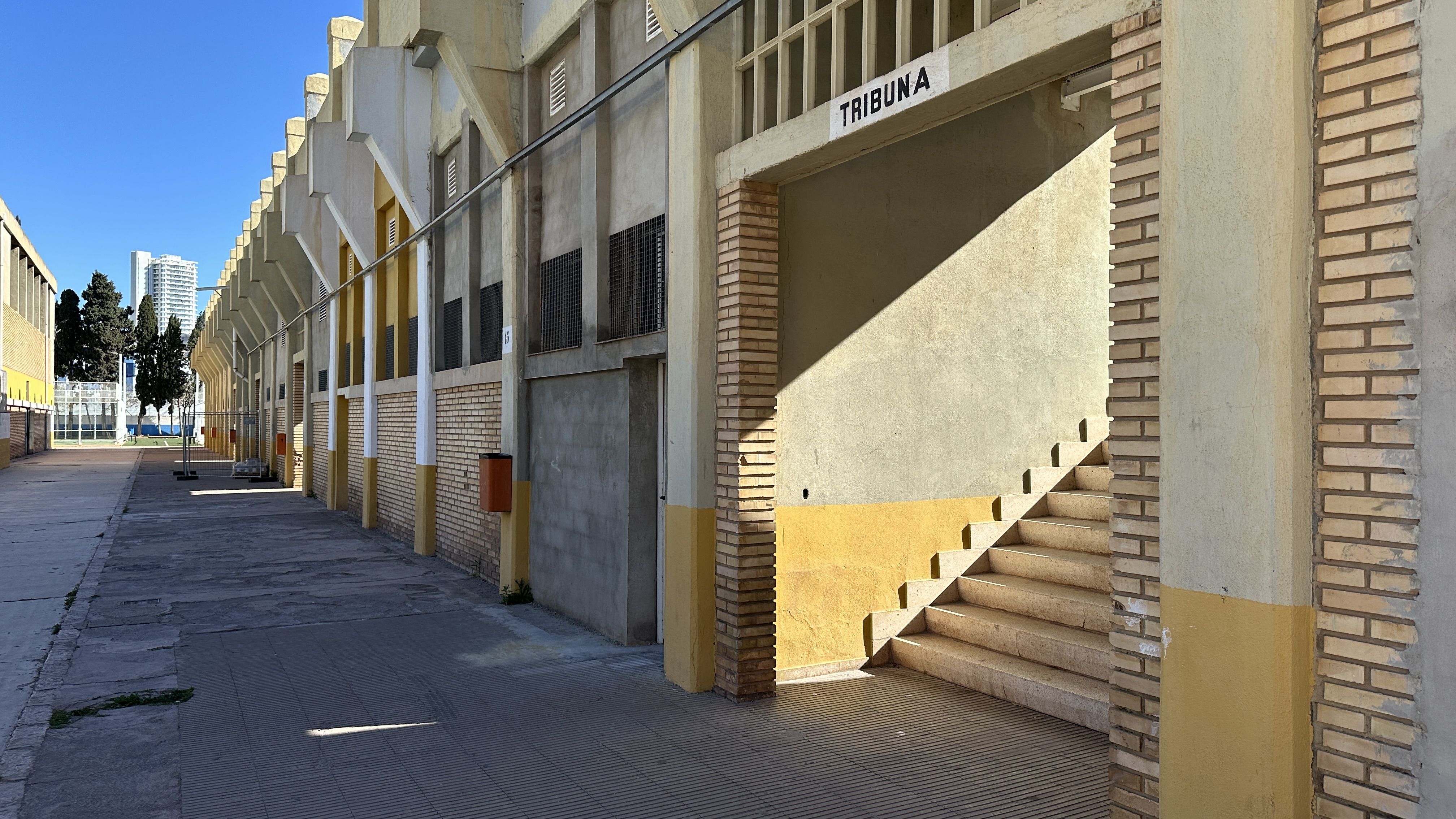 ESCUELAS SAN JOSE. CAMPANAR