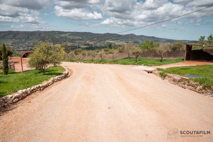 LA ALMAZARA - GREENHOUSE Y PARKING