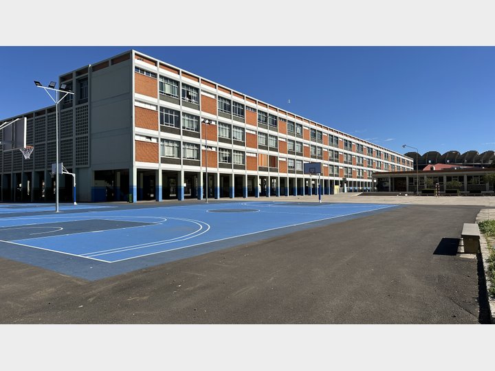ESCUELAS SAN JOSE. CAMPANAR
