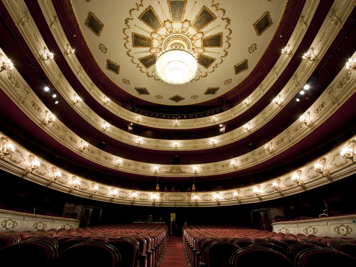 TEATRO PRINCIPAL. CIUTAT VELLA