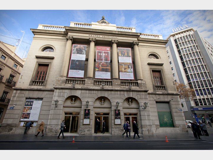 TEATRO PRINCIPAL. CIUTAT VELLA
