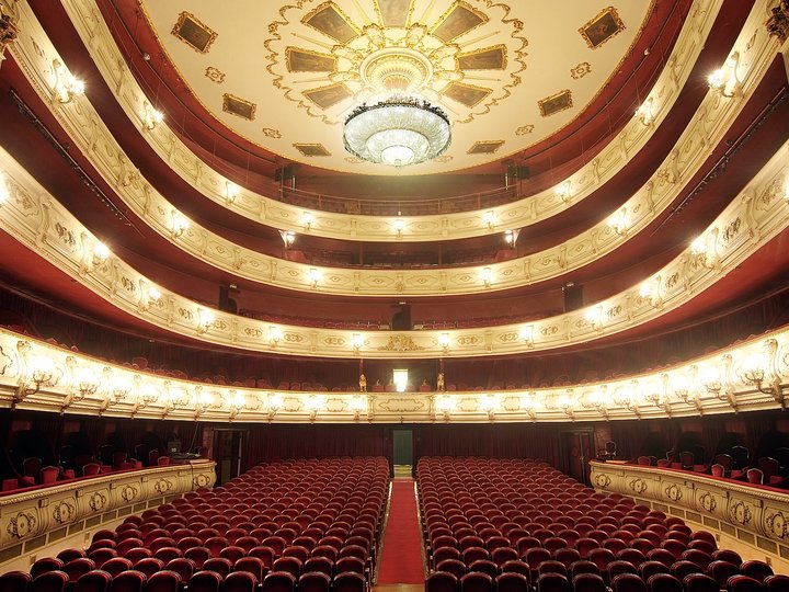 TEATRO PRINCIPAL. CIUTAT VELLA