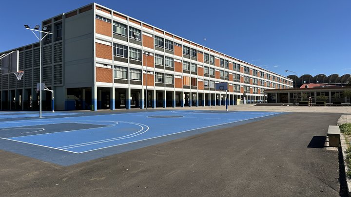 ESCUELAS SAN JOSE. CAMPANAR