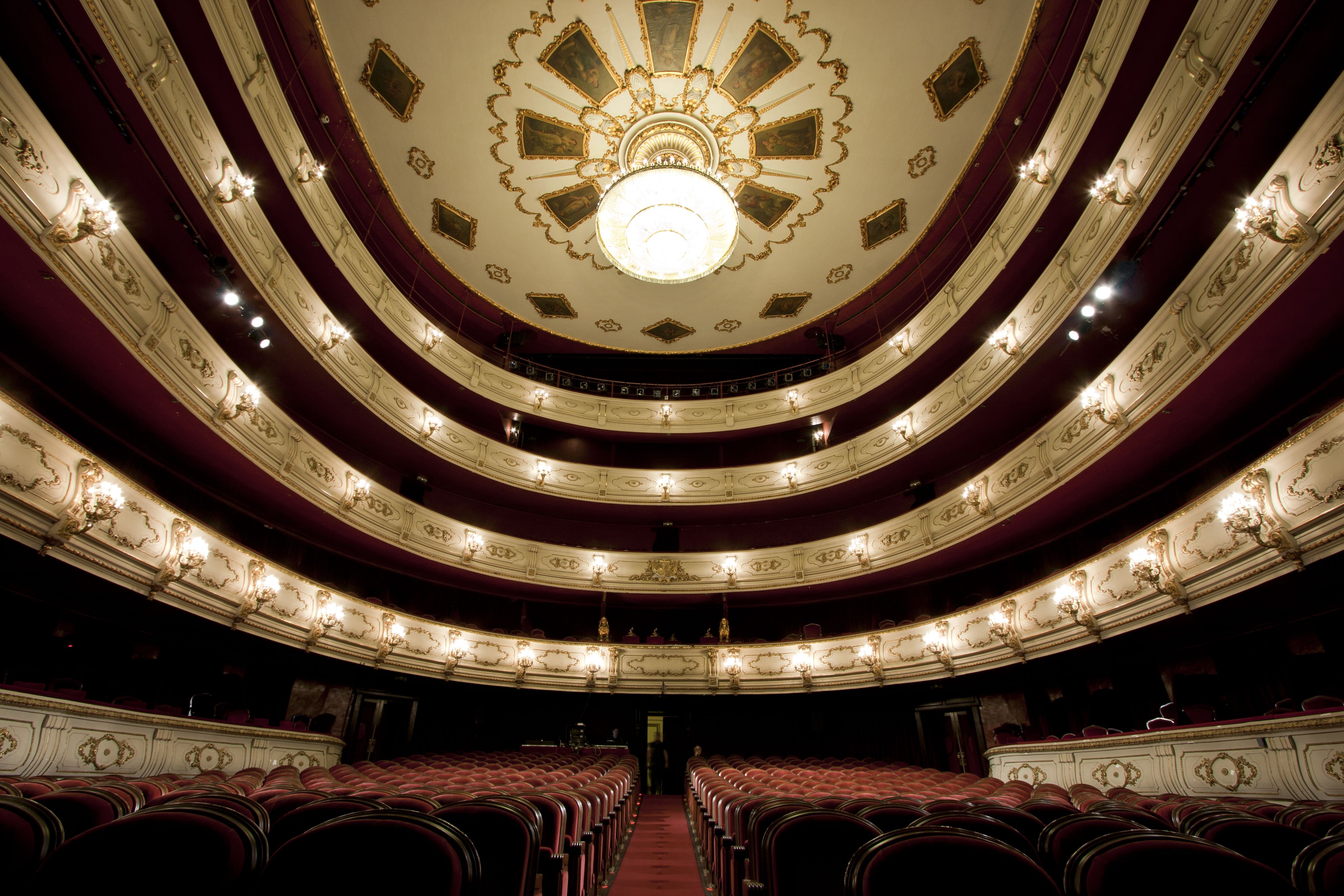 TEATRO PRINCIPAL. CIUTAT VELLA