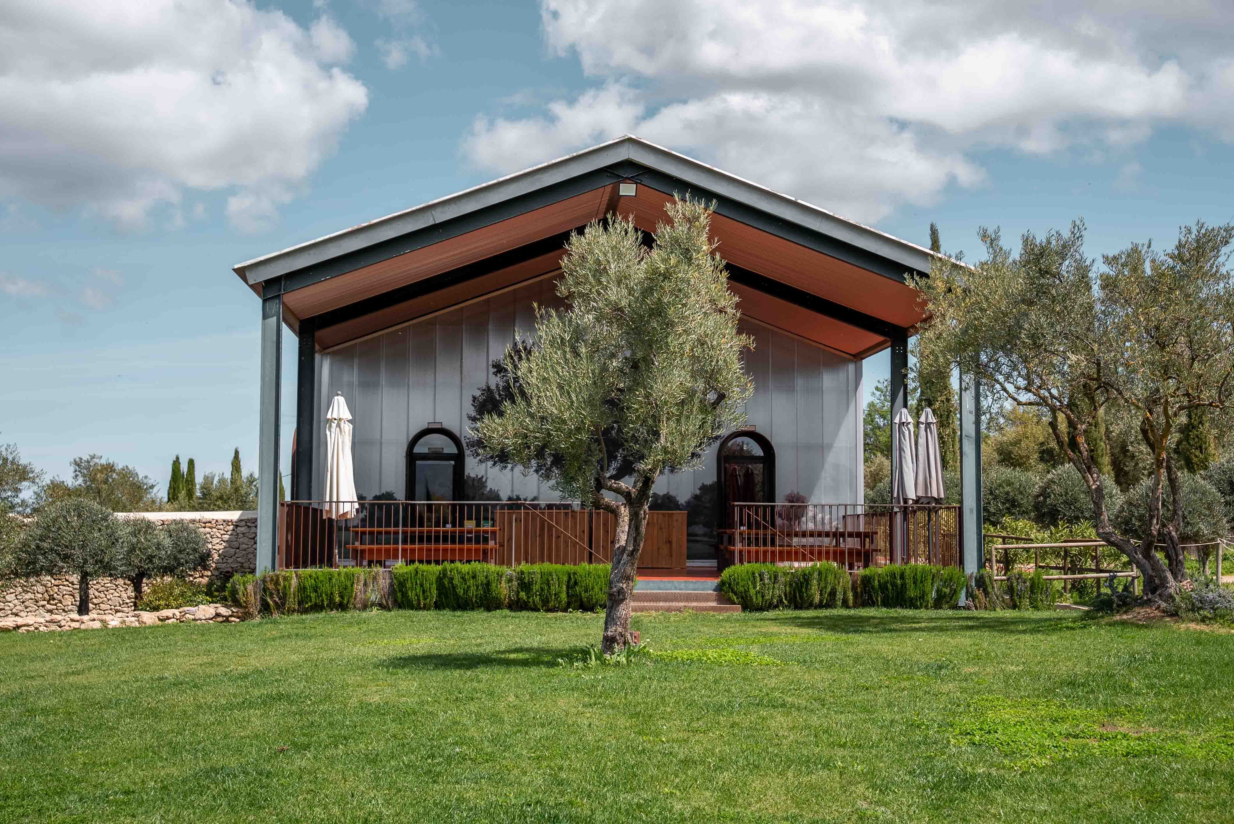 LA ALMAZARA - GREENHOUSE Y PARKING