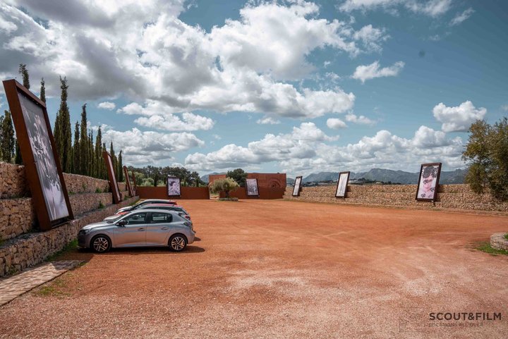 LA ALMAZARA - GREENHOUSE Y PARKING