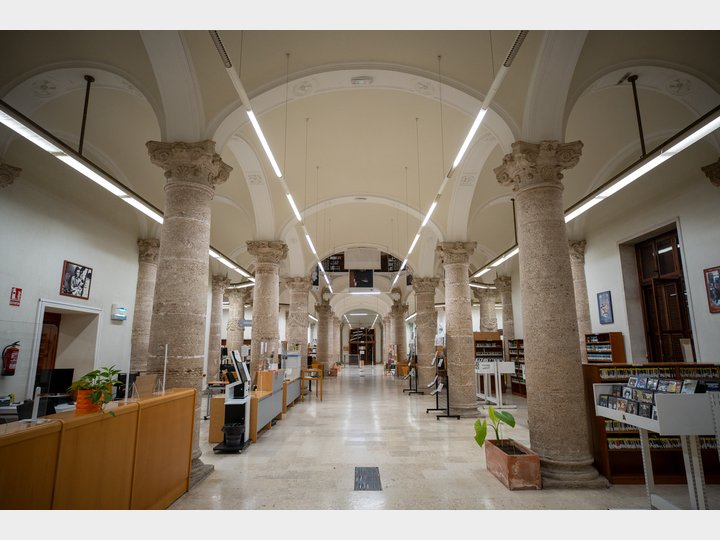 Biblioteca Pública Pilar Faus (Antiguo Hospital de los Inocentes)