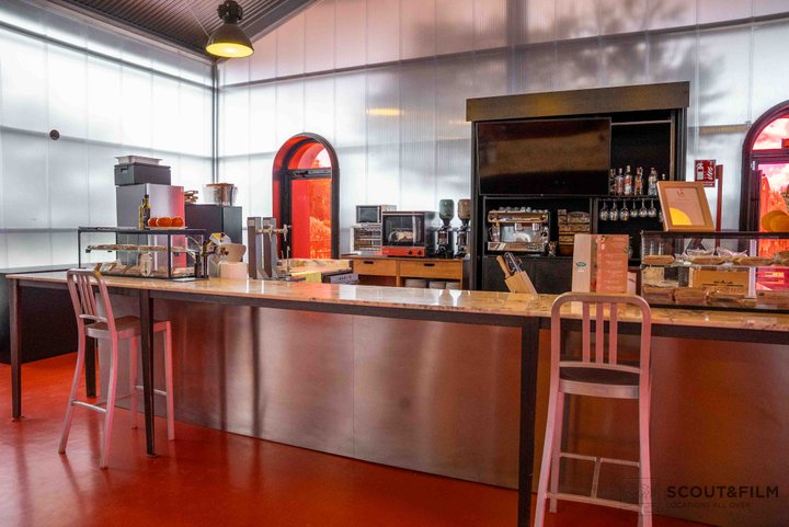 LA ALMAZARA - GREENHOUSE Y PARKING