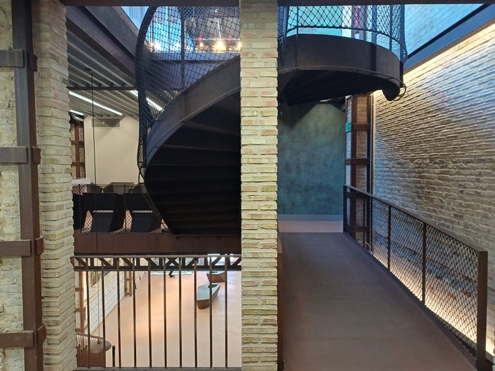 CENTRO CULTURAL REINA 121
