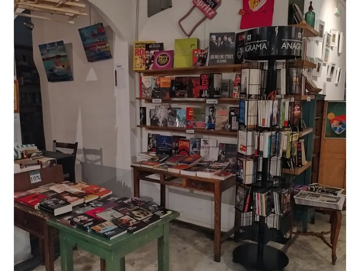 CAFÉ UBIK. RUZAFA