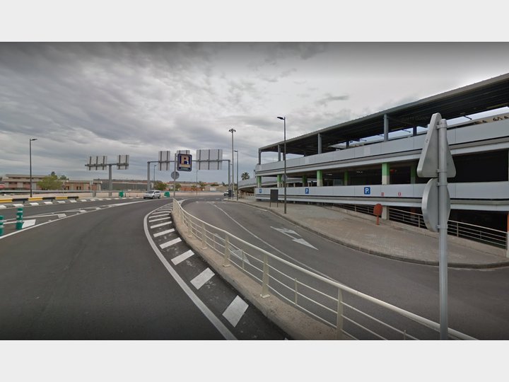 PARKING AEROPUERTO MANISES