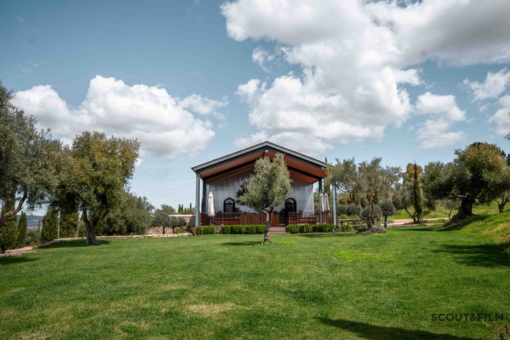 LA ALMAZARA - GREENHOUSE Y PARKING