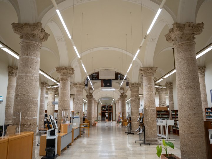 Biblioteca Pública Pilar Faus (Antiguo Hospital de los Inocentes)