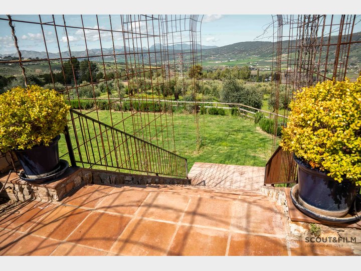 LA ALMAZARA - FINCA RURAL