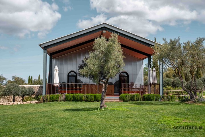 LA ALMAZARA - GREENHOUSE Y PARKING