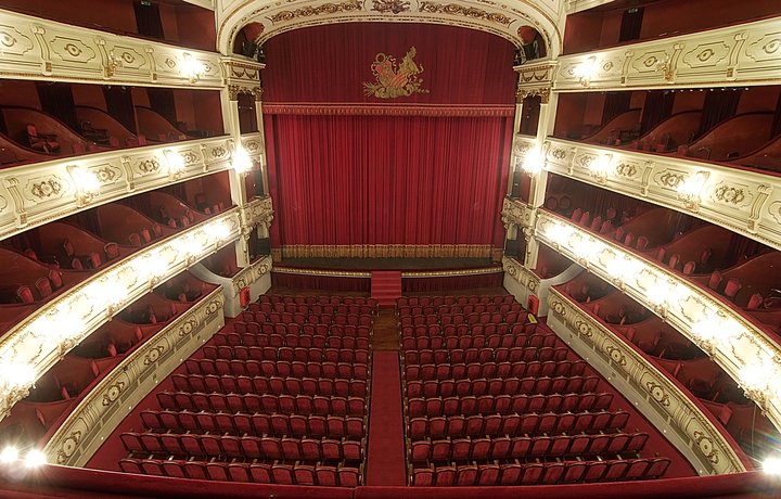 TEATRO PRINCIPAL. CIUTAT VELLA
