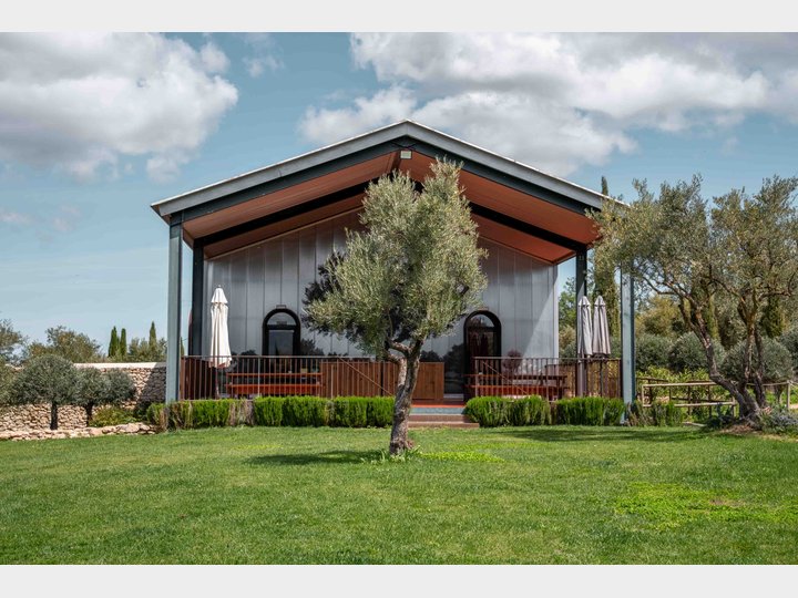 LA ALMAZARA - GREENHOUSE Y PARKING