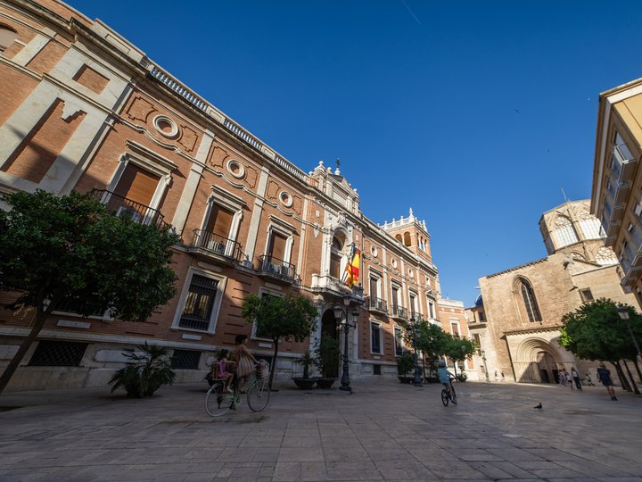 Plaza del arzobispo. Ciutat Vella