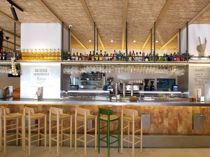 BAR MISTELA. BENICALAP