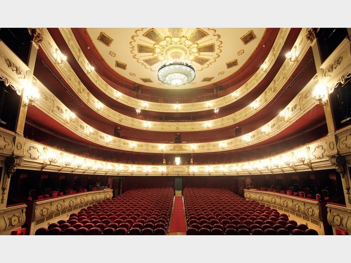 TEATRO PRINCIPAL. CIUTAT VELLA