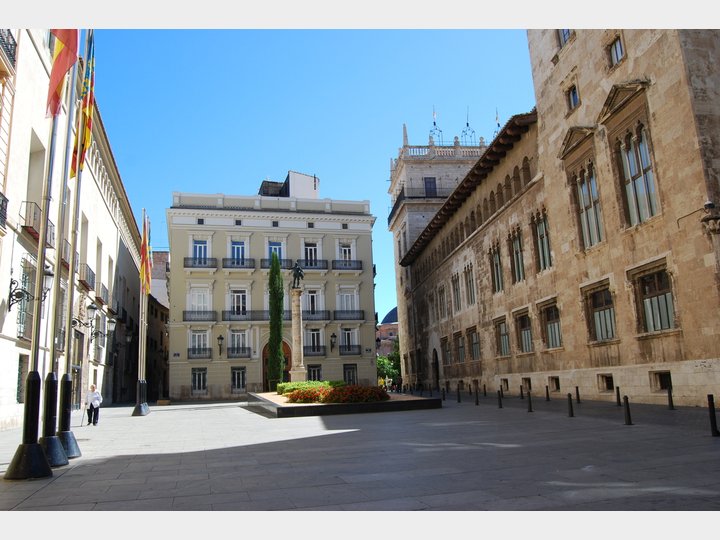 Plaza de Manises. Ciutat Vella