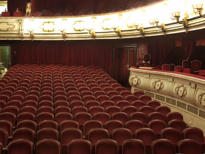 TEATRO PRINCIPAL. CIUTAT VELLA