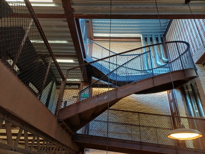 CENTRO CULTURAL REINA 121