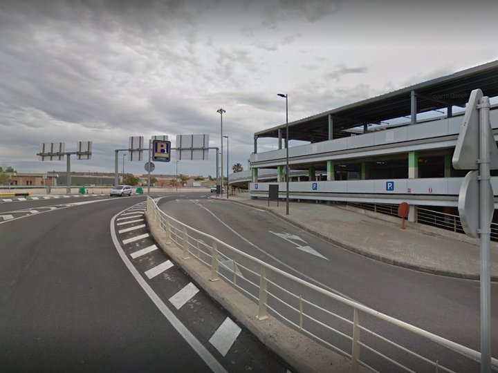 PARKING AEROPUERTO MANISES