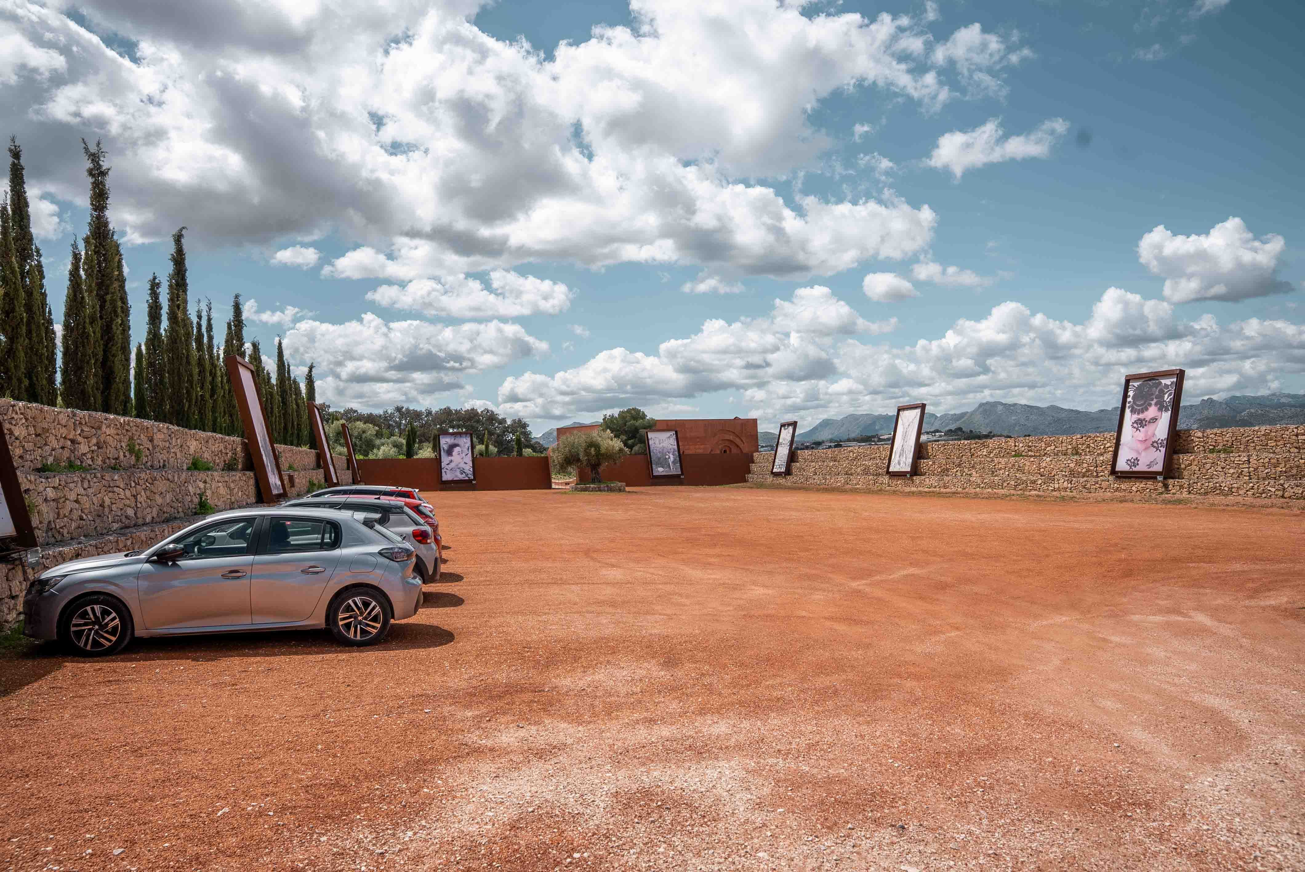 LA ALMAZARA - GREENHOUSE Y PARKING