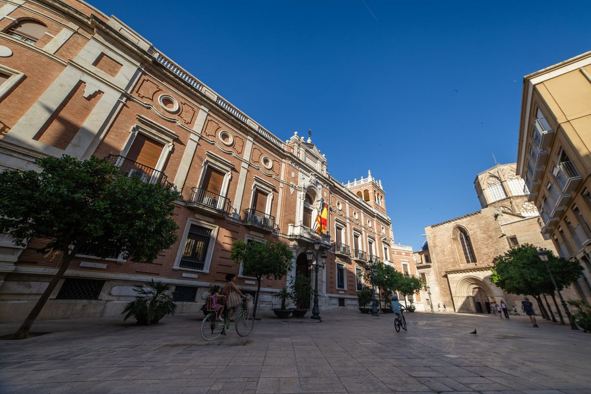 Plaza del arzobispo. Ciutat Vella