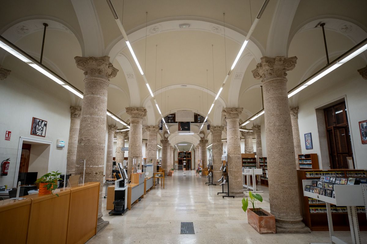 Biblioteca Pública Pilar Faus (Antiguo Hospital de los Inocentes)