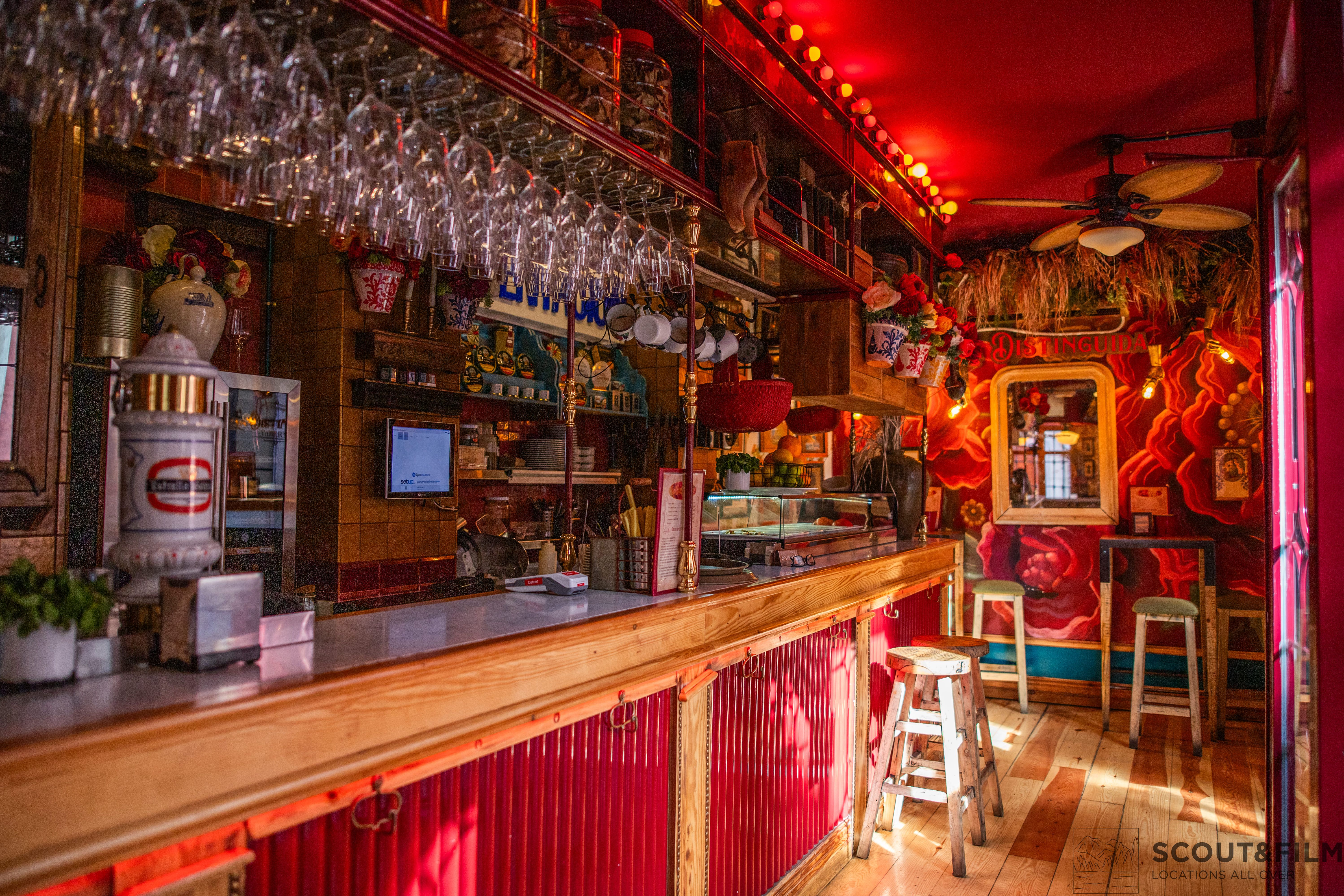 TABERNA LA DISTINGUIDA - GRANADA