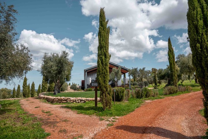 LA ALMAZARA - GREENHOUSE Y PARKING