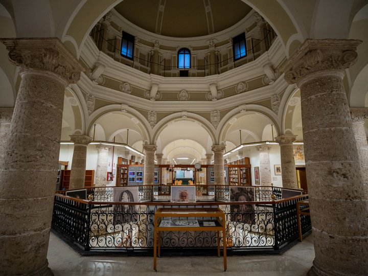 Biblioteca Pública Pilar Faus (Antiguo Hospital de los Inocentes)