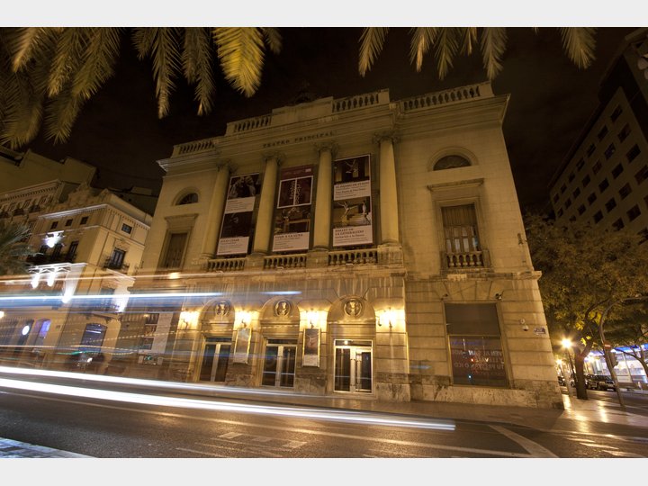 TEATRO PRINCIPAL. CIUTAT VELLA