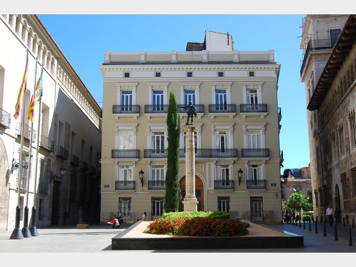 Plaza de Manises. Ciutat Vella