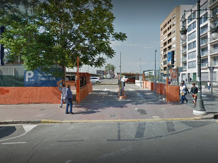 PARKING BAILÉN AVE