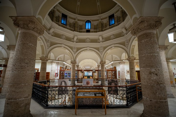 Biblioteca Pública Pilar Faus (Antiguo Hospital de los Inocentes)
