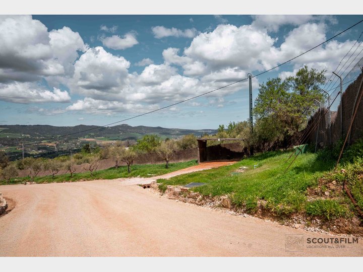 LA ALMAZARA - GREENHOUSE Y PARKING